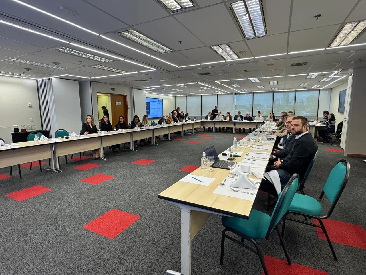 Reunião Executiva da vice-presidência de Gestão Patrimonial e Locação discute avanços da locação social no mercado imobiliário